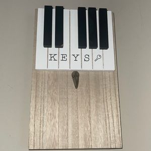 Key accessory hanger